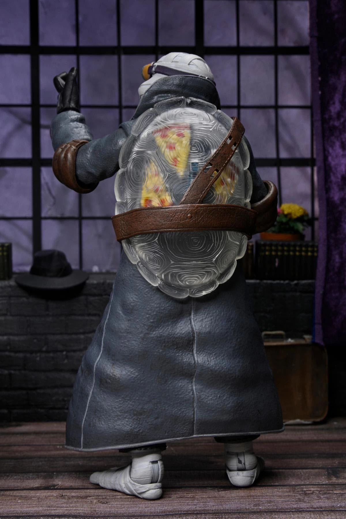 Universal Monsters X Teenage Mutant Ninja Turtles - 7" Scale Action Figure: Ultimate Donatello As The Invisible Man 10 Universal Monsters X Teenage Mutant Ninja Turtles - 7" Scale Action Figure: Ultimate Donatello As The Invisible Man - Image 8