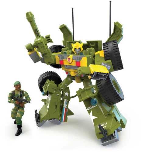 Transformers Collaborative: G.I. Joe Mash-Up - Bumblebee A.W.E. Striker & Lonzo “Stalker” Wilkinson 4 Transformers Collaborative: G.I. Joe Mash-Up - Bumblebee A.W.E. Striker & Lonzo “Stalker” Wilkinson - Image 2