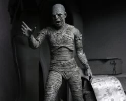 Universal Monsters: 7" Scale Action Figure - Ultimate Mummy (Black & White) -Trendy Toy Store 4 0b9548f6 8c9d 4646 bad8 cc15ca32c637
