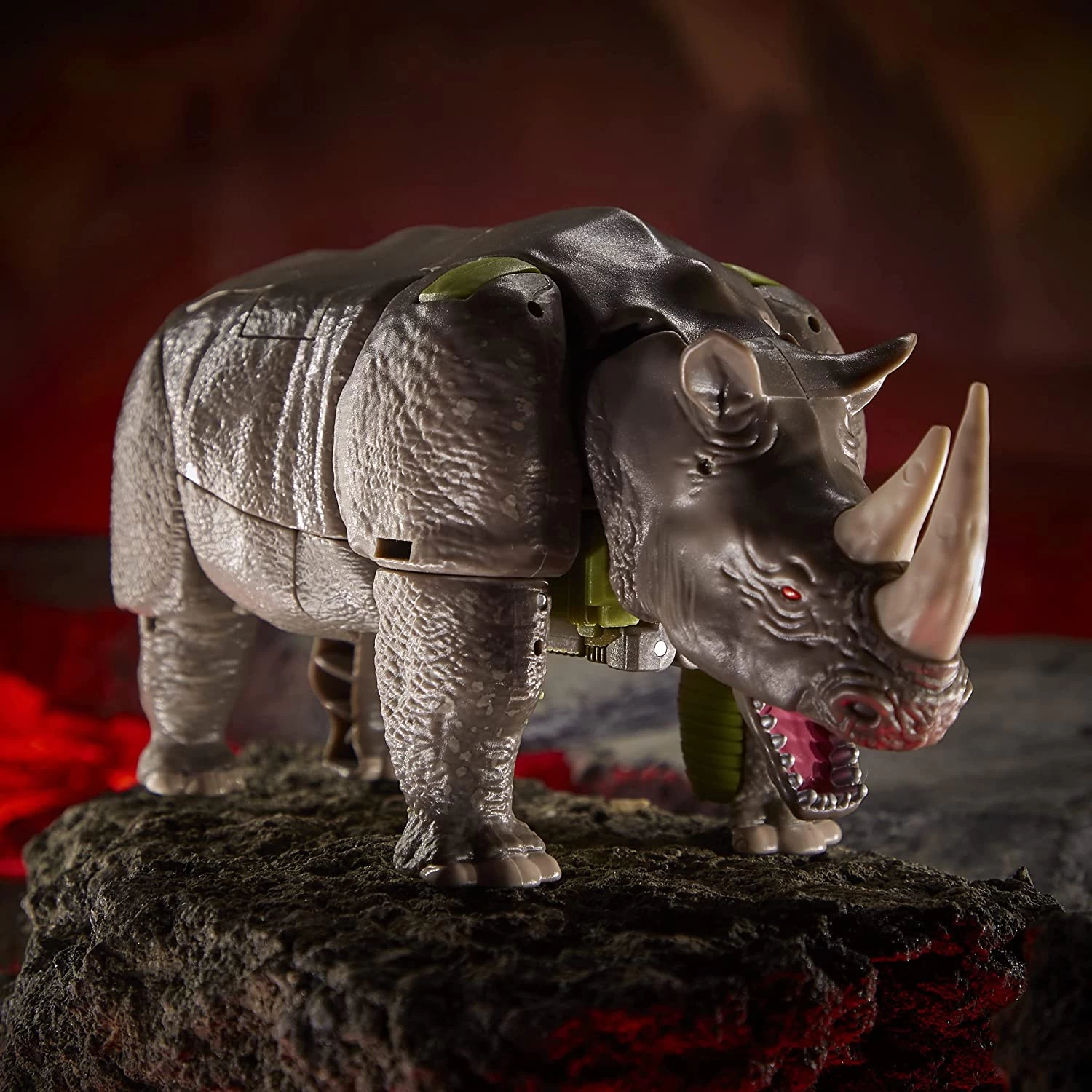 Transformers Generations War For Cybertron: Kingdom: Voyager - Rhinox (WFC-K27) 8 Transformers Generations War For Cybertron: Kingdom: Voyager - Rhinox (WFC-K27) - Image 6