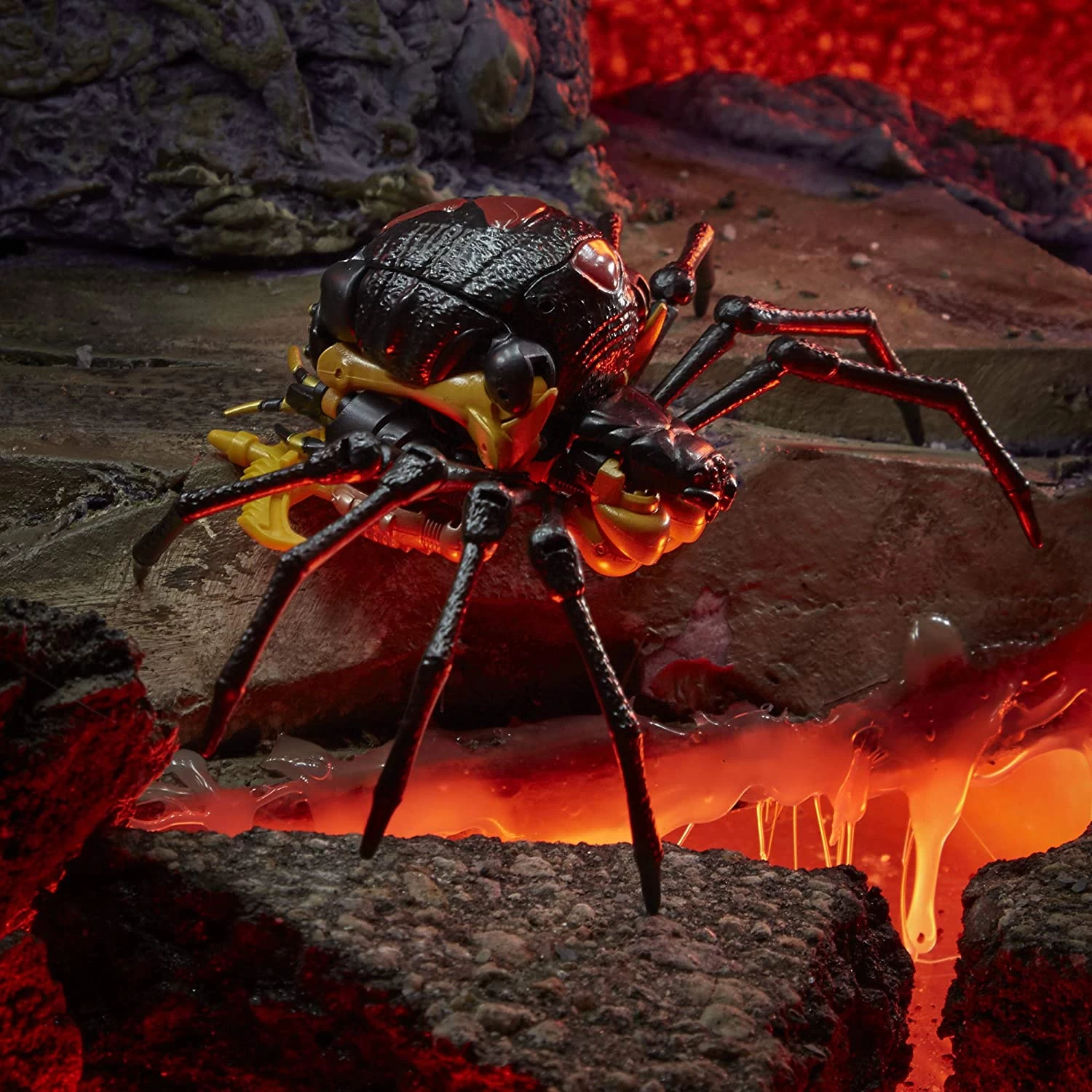 Transformers Generations War For Cybertron: Kingdom: Deluxe - Blackarachnia (WFC-K5) 6 Transformers Generations War For Cybertron: Kingdom: Deluxe - Blackarachnia (WFC-K5) - Image 4