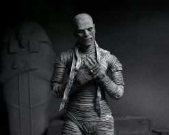 Universal Monsters: 7" Scale Action Figure - Ultimate Mummy (Black & White) -Trendy Toy Store 8 b39be029 d3c7 45e8 9eee fb5c6a19b66a