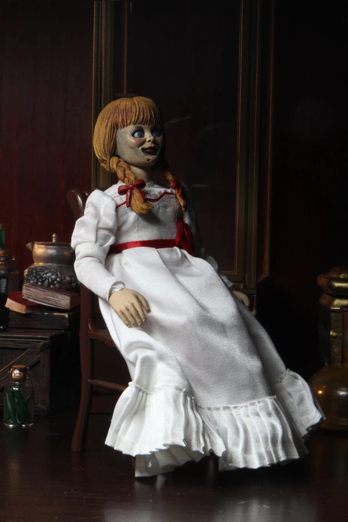 The Conjuring Universe - 8" Clothed Figure - Annabelle (Annabelle Comes Home) 4 The Conjuring Universe - 8" Clothed Figure - Annabelle (Annabelle Comes Home) - Image 2