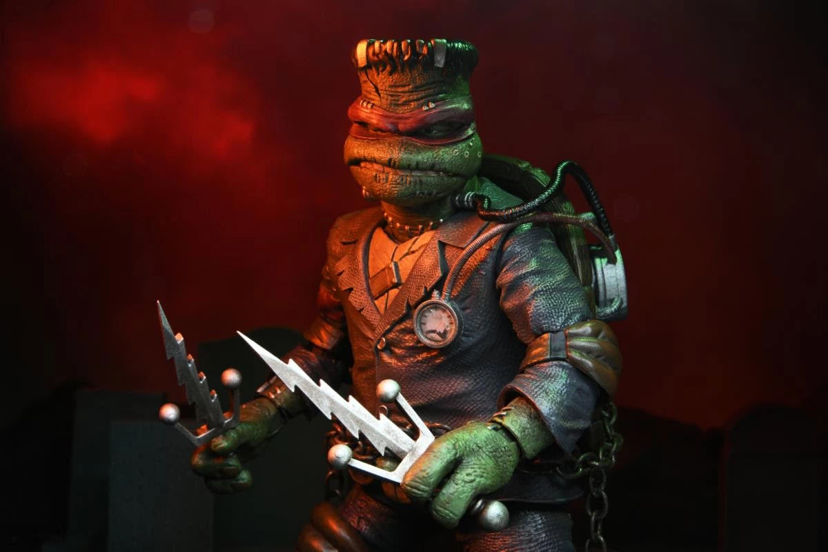 Universal Monsters X Teenage Mutant Ninja Turtles - 7" Scale Action Figure: Ultimate Raphael As Frankenstein's Monster 8 Universal Monsters X Teenage Mutant Ninja Turtles - 7" Scale Action Figure: Ultimate Raphael As Frankenstein's Monster - Image 6